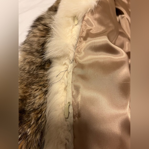 Luxurious Fur Coat - Picture 4 of 6